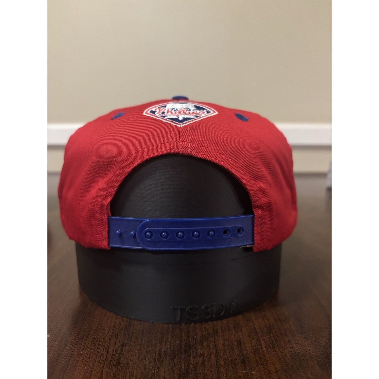 Red Philadelphia Phillies Hat